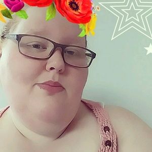 Meet your Posher, Steph